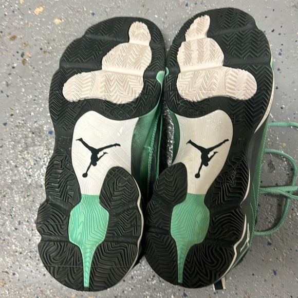 Jordan Basketball Shoes CP3 - Picture 5 of 8